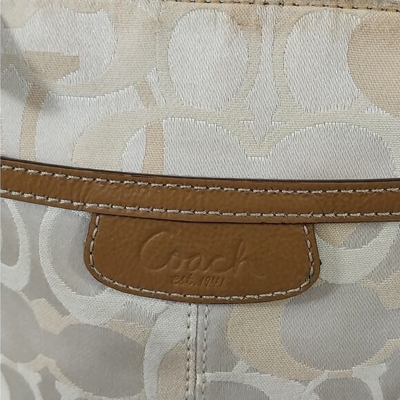 COACH! CREAM & TAUPE BROWN/TAN LOGO FABRIC CROSSBODY, MINI ZIPPER PURSE! - Picture 5 of 13